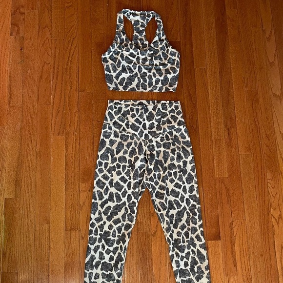 aerie Pants - Aerie Real Me Sports Bra and Leggings Set